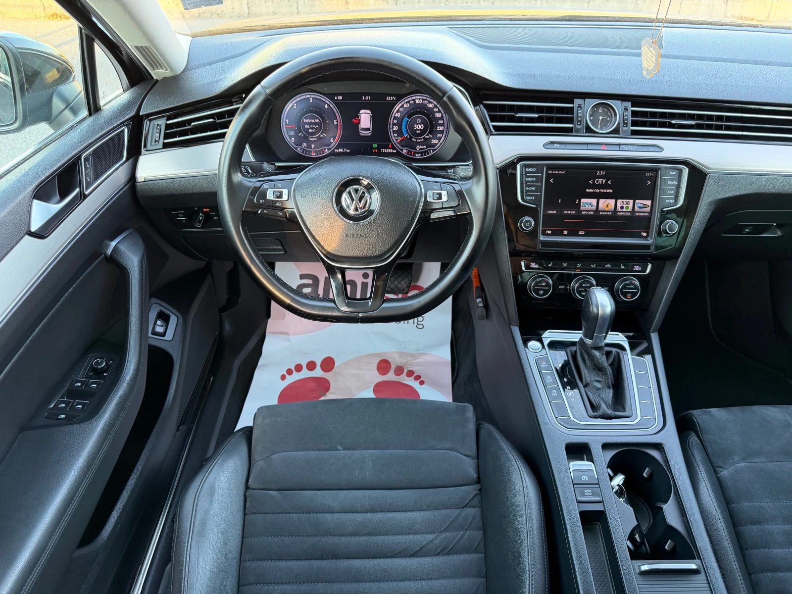 VW Passat 2.0TDI* FULLMAX, снимка 12 - Автомобили и джипове - 55397276