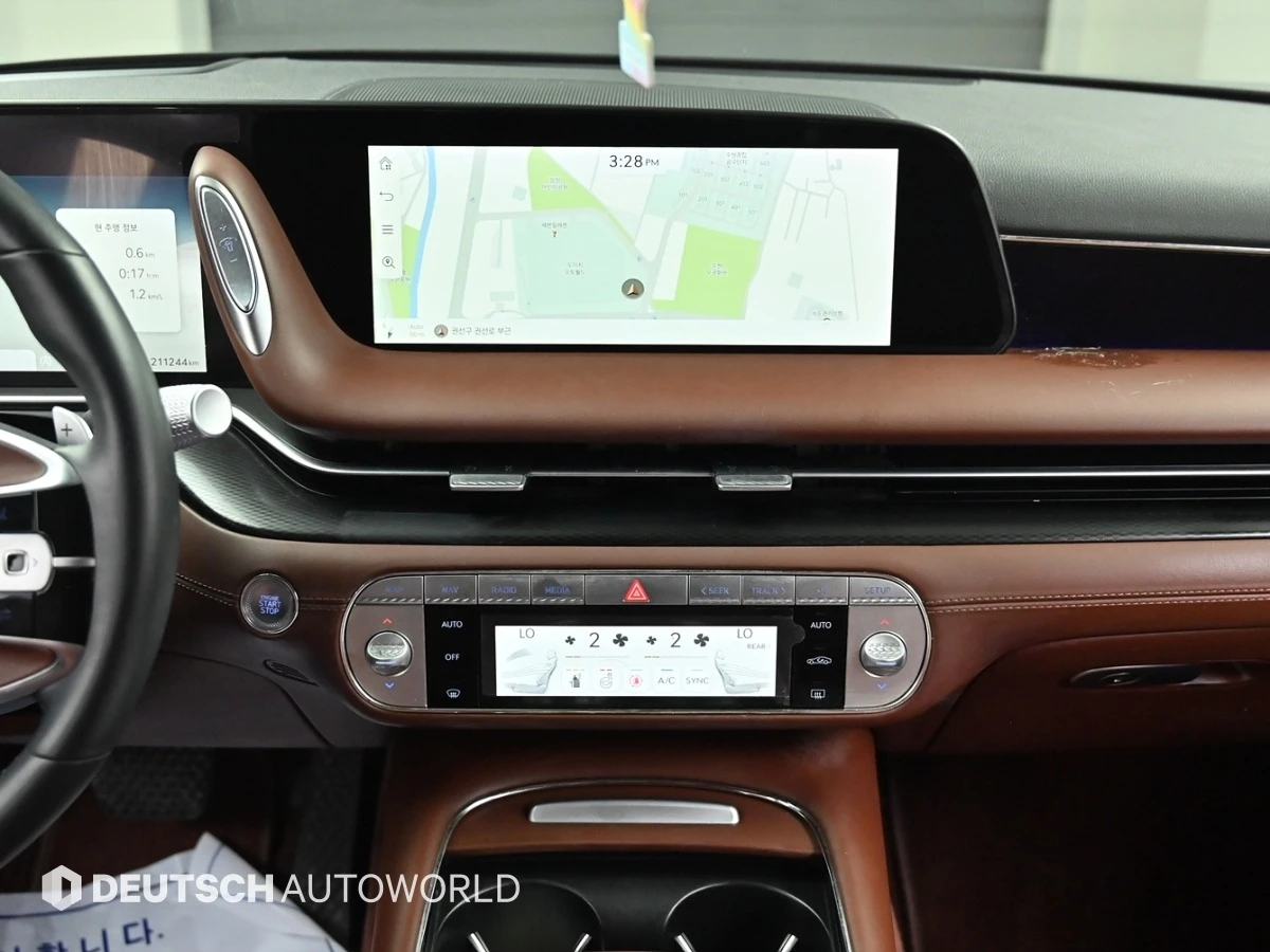Genesis G90 3.5 Turbo AWD, снимка 13 - Автомобили и джипове - 55523131