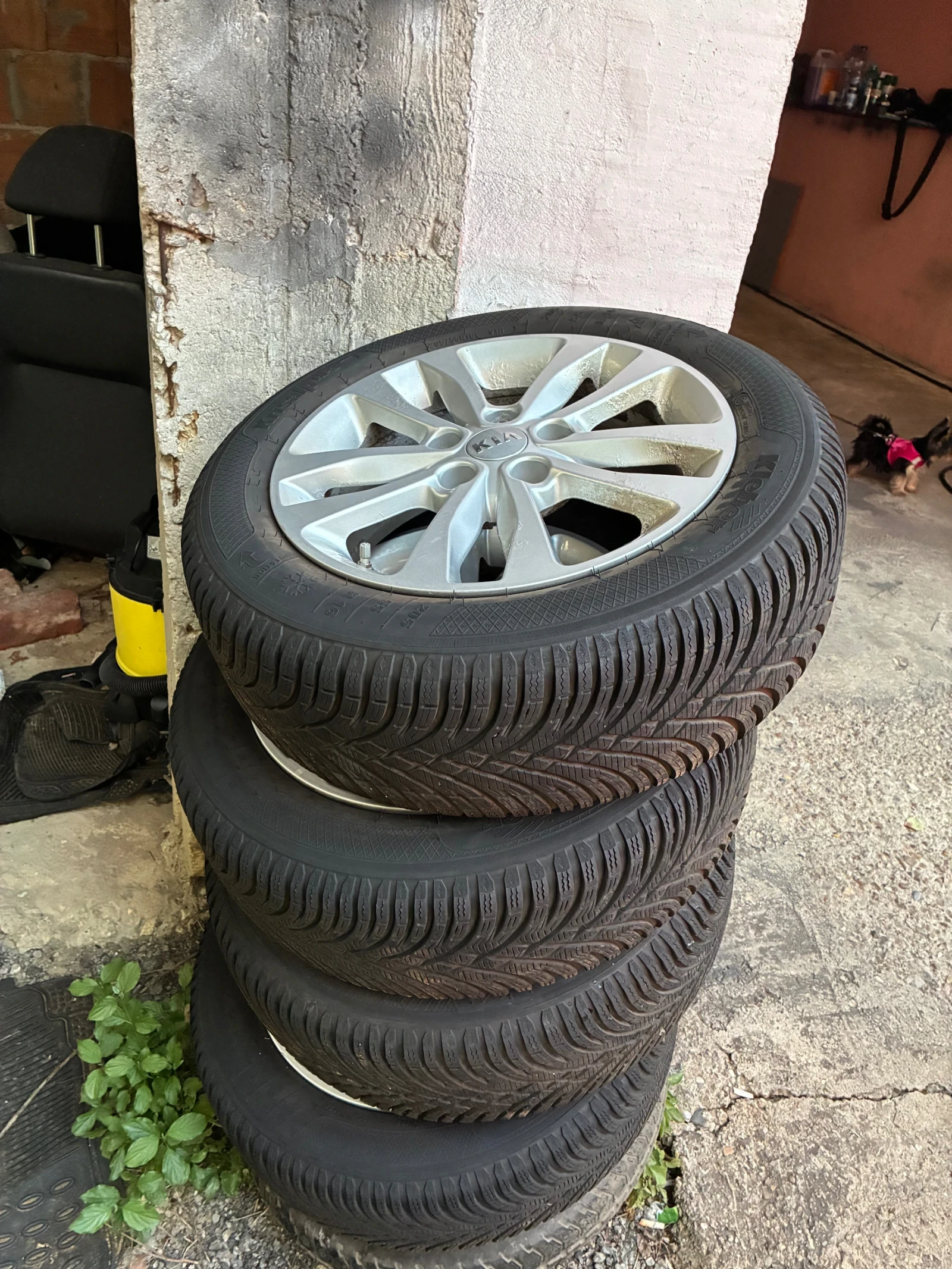 Kia Carens 1.6i/GAZ/panorama/navi, снимка 15 - Автомобили и джипове - 55592515