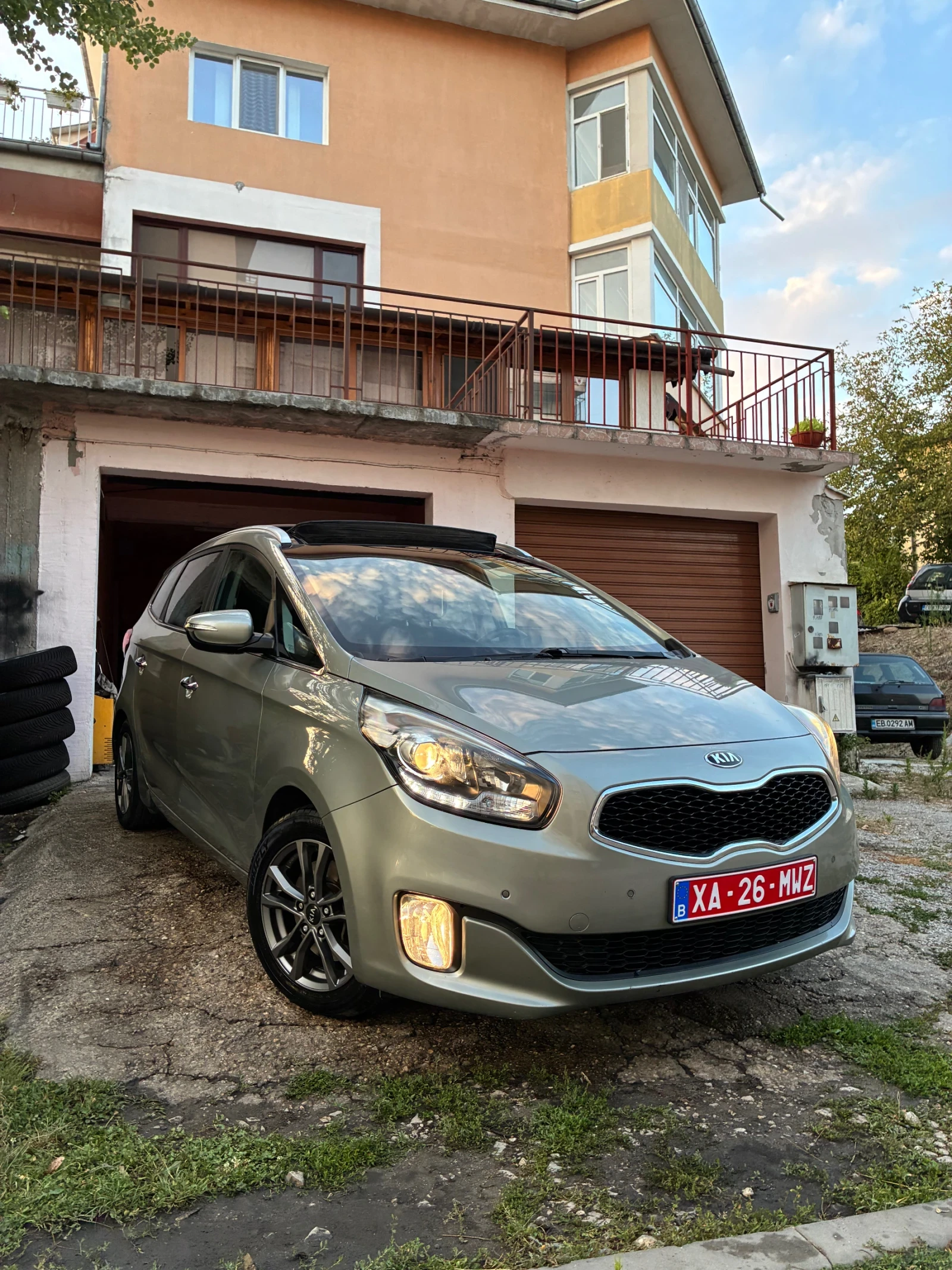 Kia Carens 1.6i/GAZ/panorama/navi