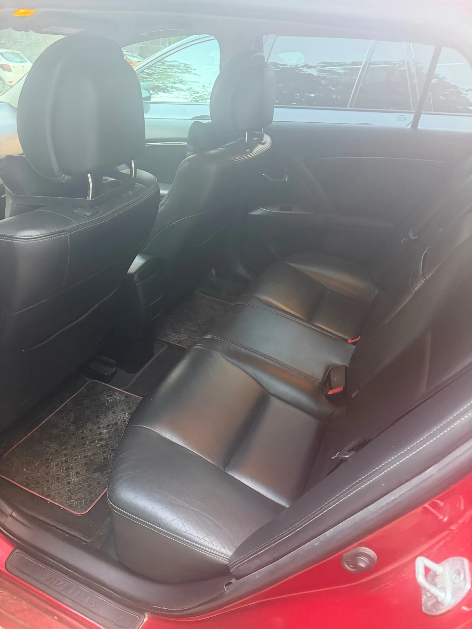 Toyota Avensis 2, 2 ди кат, снимка 11 - Автомобили и джипове - 56132867
