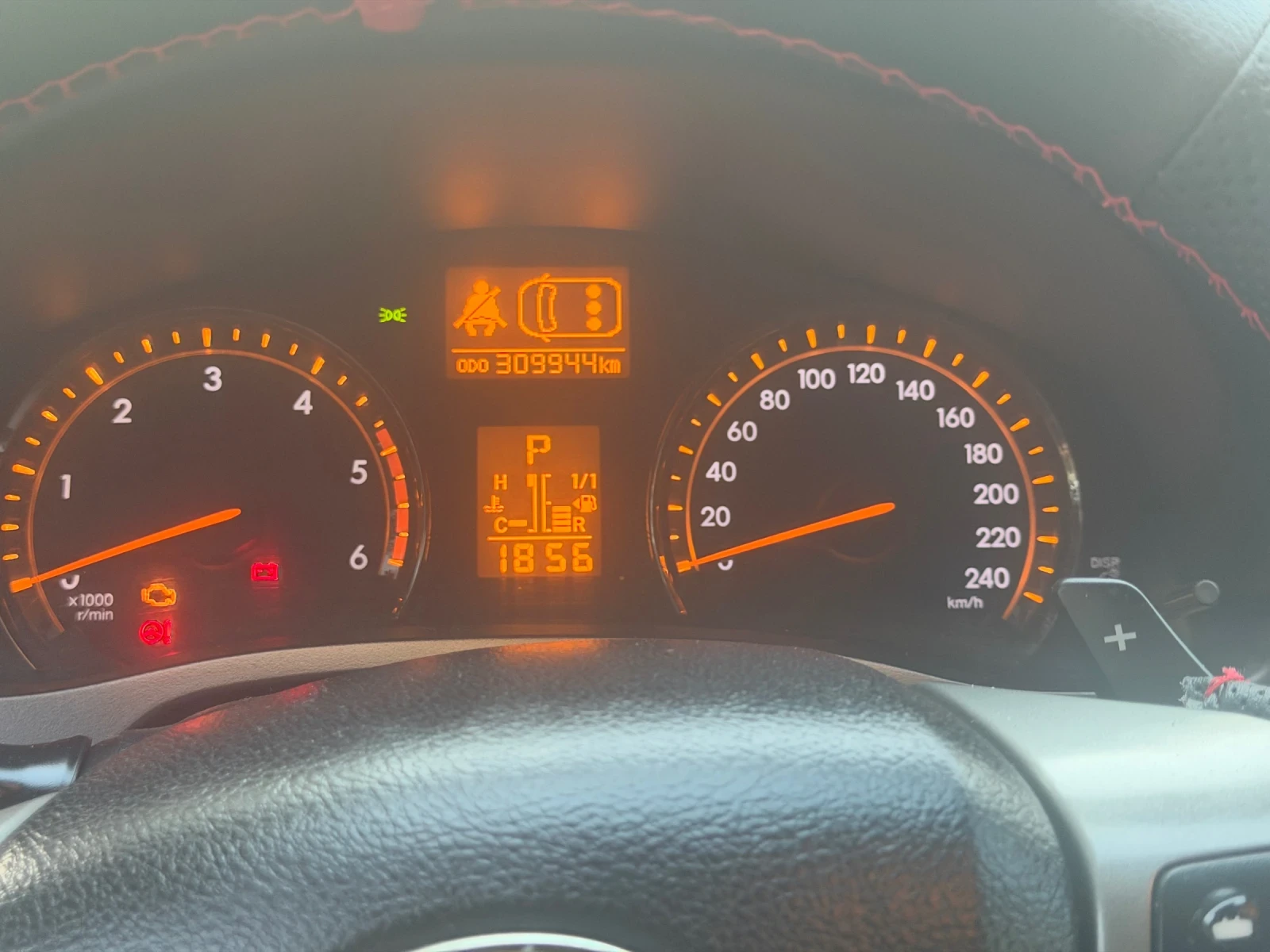Toyota Avensis 2, 2 ди кат, снимка 2 - Автомобили и джипове - 56132867