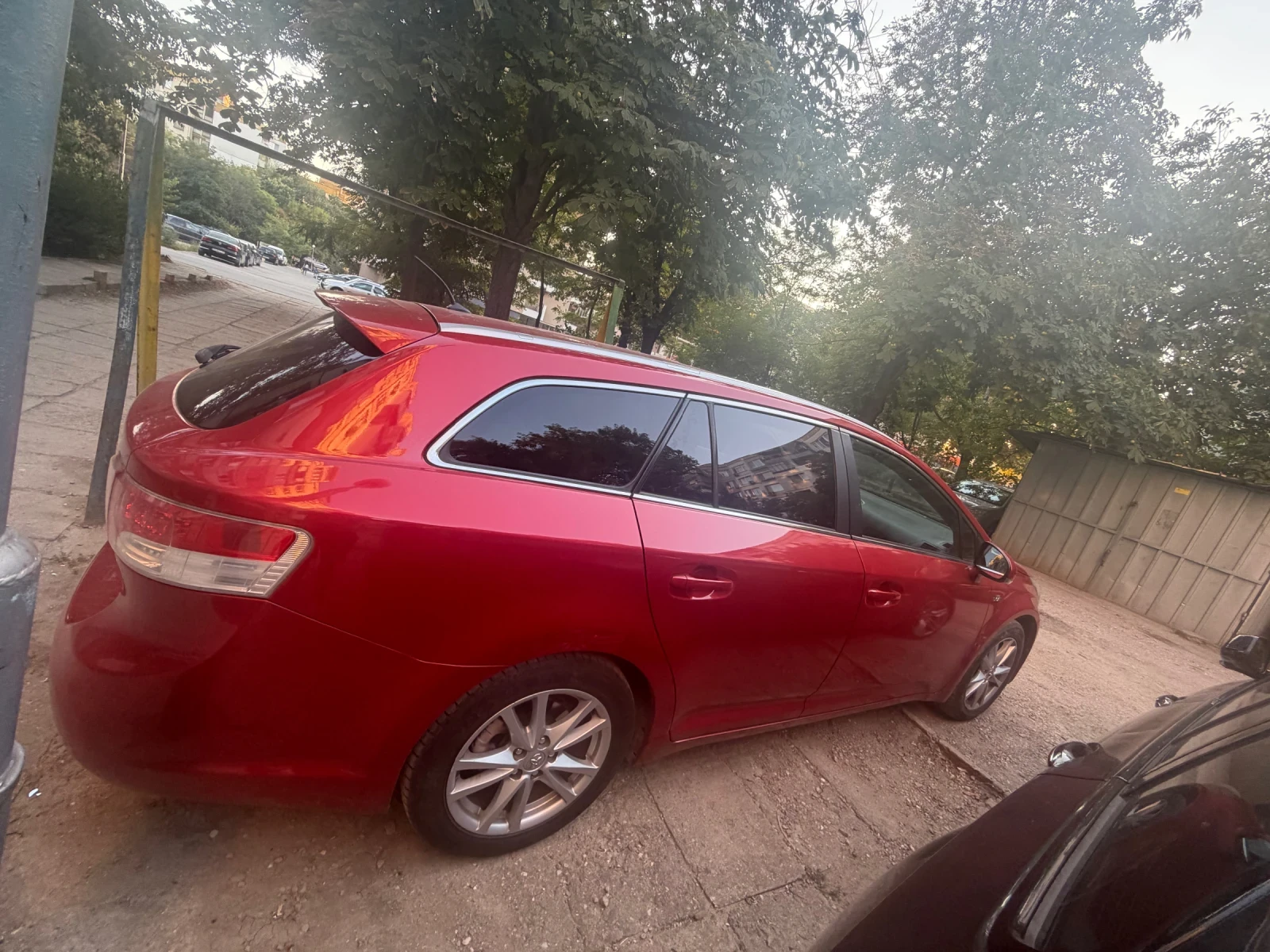 Toyota Avensis 2, 2 ди кат, снимка 16 - Автомобили и джипове - 56132867