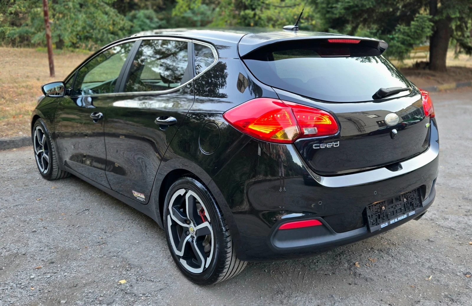 Kia Ceed 1.6CRDI Active, снимка 6 - Автомобили и джипове - 56137976