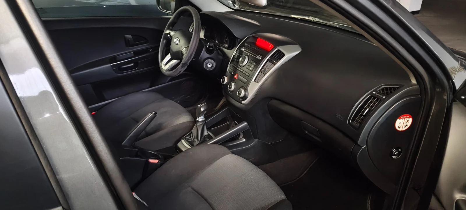 Kia Ceed SW, снимка 6 - Автомобили и джипове - 56546139