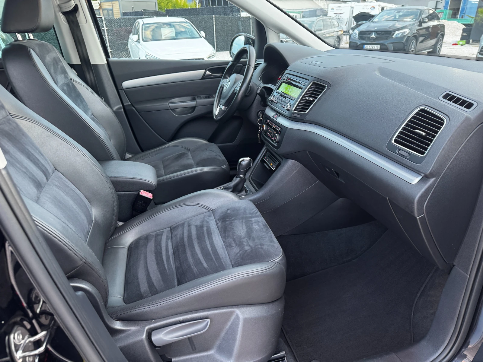 VW Sharan 2.0TDI 214000KM АВТОМАТИК, снимка 12 - Автомобили и джипове - 56739949