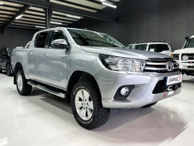 Toyota Hilux 2.4, снимка 9