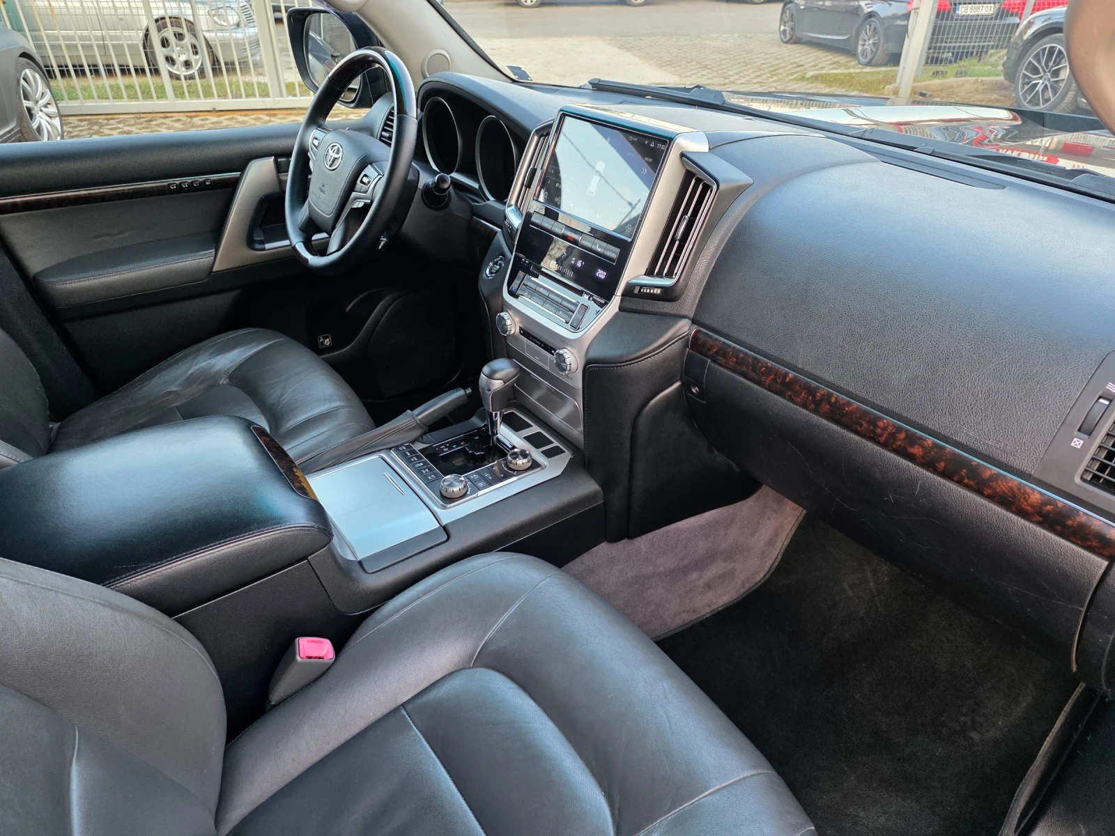 Toyota Land cruiser 2020г ФЕЙСЛИФТ , снимка 10 - Автомобили и джипове - 54397216