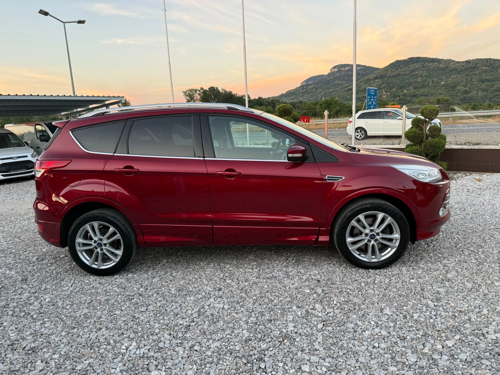 Ford Kuga 2.0 TDCi-150кс 4х4  TITANIUM EURO6, снимка 2 - Автомобили и джипове - 55066795