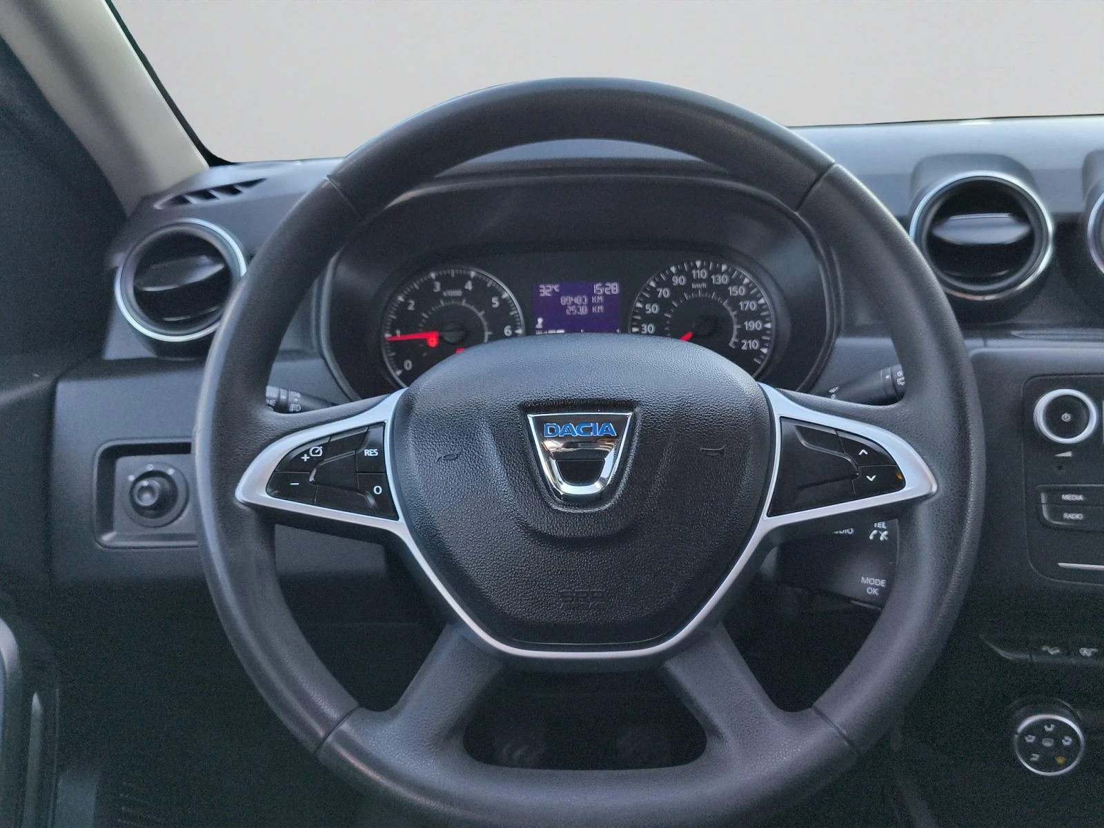 Dacia Duster 1.5 dCi 116hp BVM6 4WD E6//2109R23, снимка 10 - Автомобили и джипове - 55654855