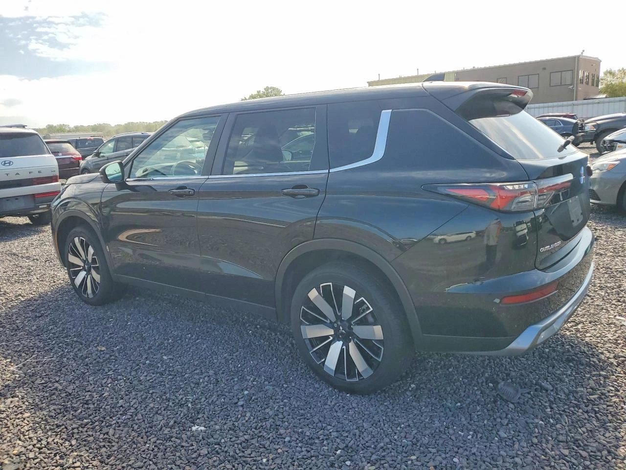 Mitsubishi Outlander 2.5l Se, снимка 2 - Автомобили и джипове - 56524892