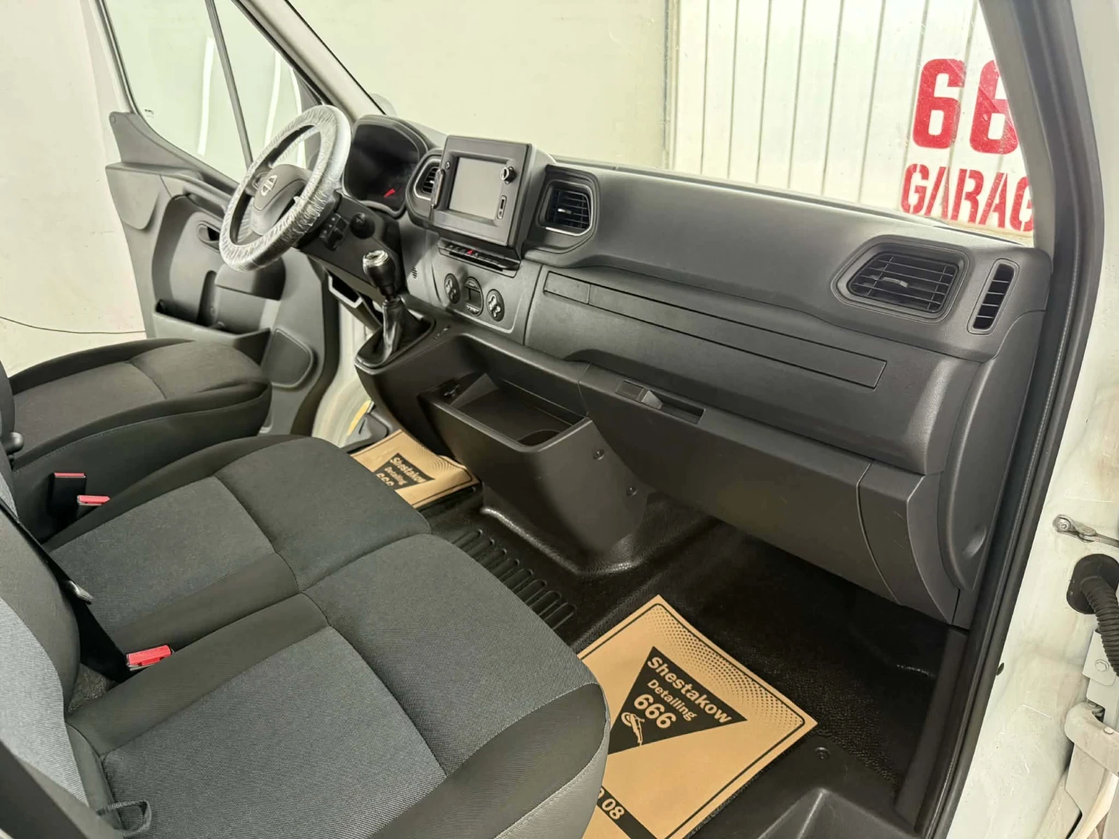 Nissan NV400, снимка 2 - Бусове и автобуси - 53982523