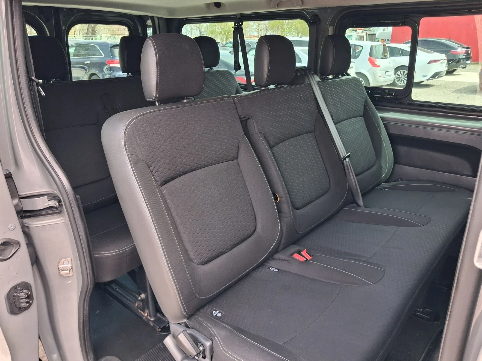 Opel Vivaro 1.6 DCI, 115 к.с. 9 места, Long, темпомат, Nardo g, снимка 12 - Бусове и автобуси - 54194011
