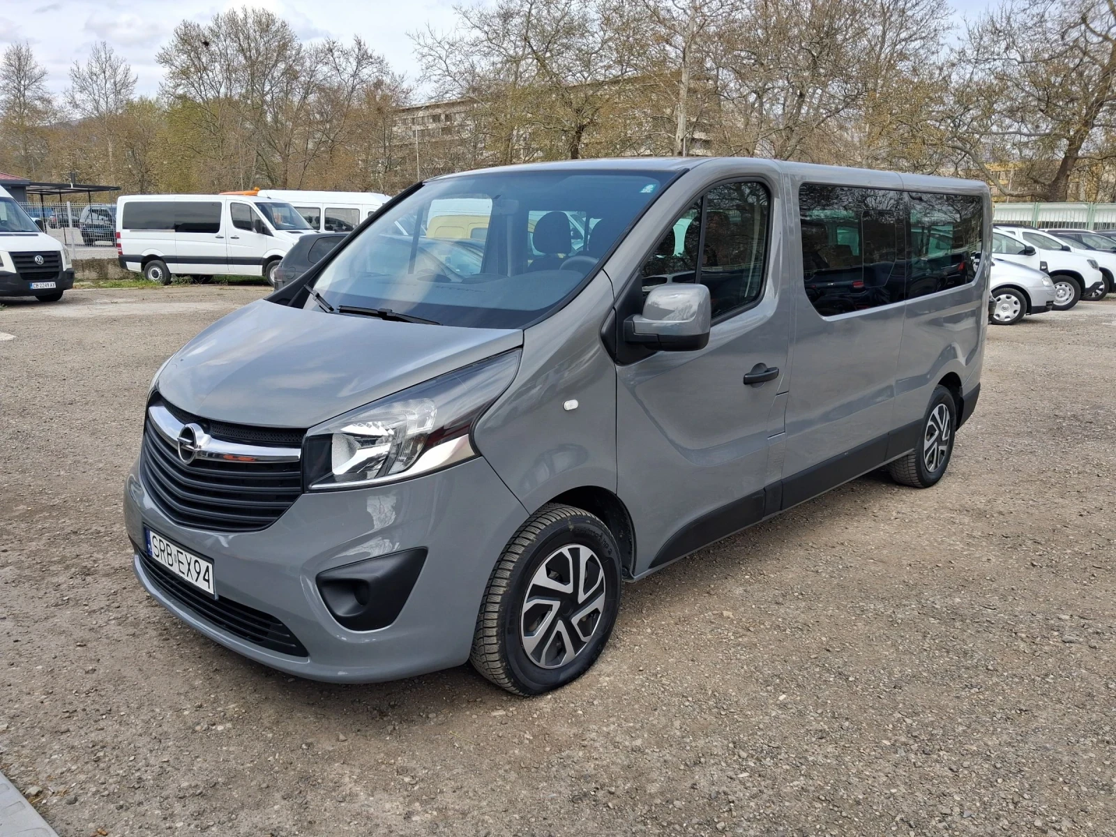 Opel Vivaro 1.6 DCI, 115 к.с. 9 места, Long, темпомат, Nardo g, снимка 7 - Бусове и автобуси - 54194011