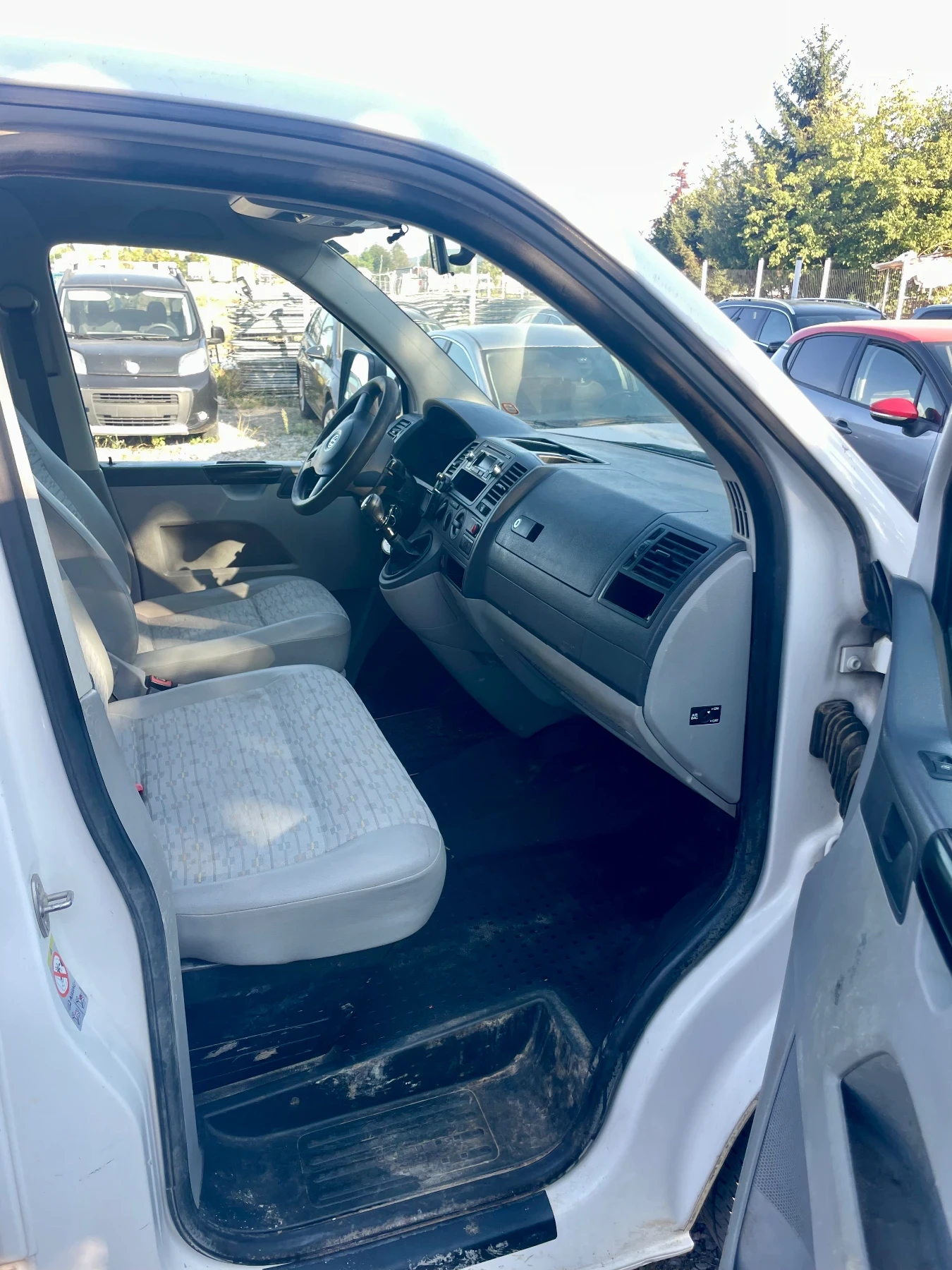 VW Transporter T5 2, 0 TDI  doka, снимка 9 - Бусове и автобуси - 56009713