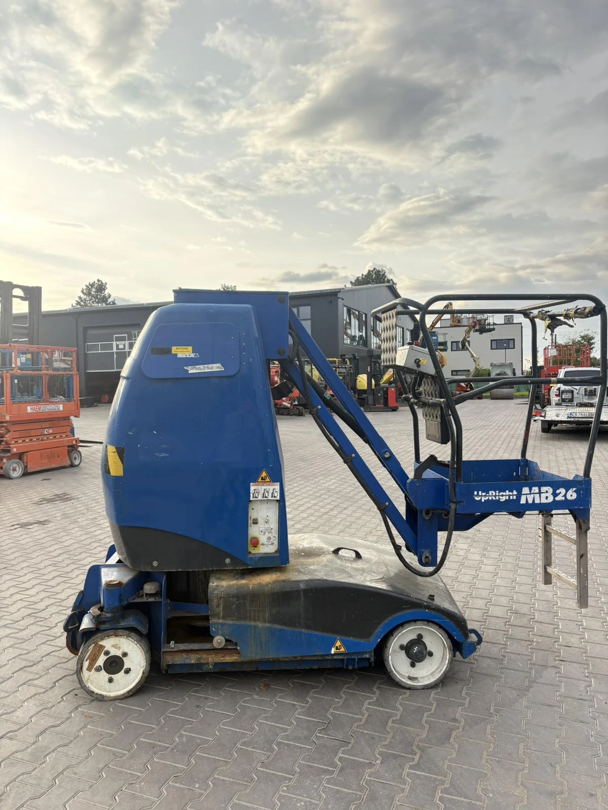 ��������� UpRight MB26 | Mobile.bg � ����������� 5