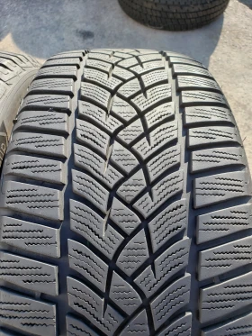 Гуми Зимни 225/45R18, снимка 1