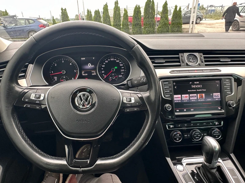 VW Passat * HIGHLINE* DISTRONIK* DSG* FULLED* , снимка 7 - Автомобили и джипове - 47672789