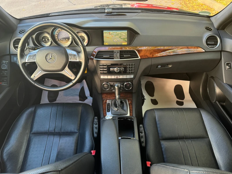 Mercedes-Benz C 300 4-MATIC* AVANTGARDE* Всички екстри!, снимка 9 - Автомобили и джипове - 47590167