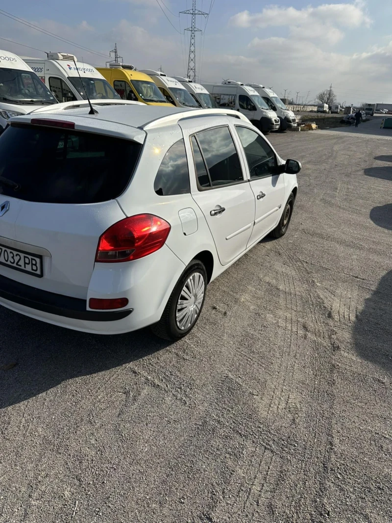 Renault Clio, снимка 3 - Автомобили и джипове - 49003920