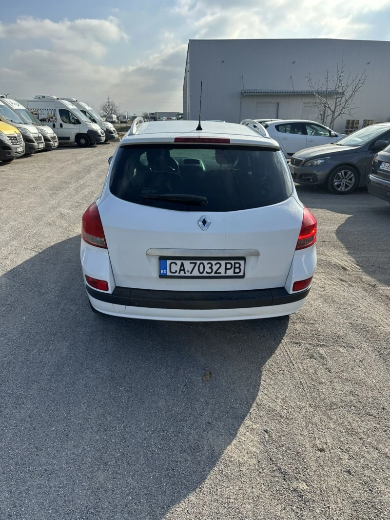 Renault Clio, снимка 2 - Автомобили и джипове - 49003920