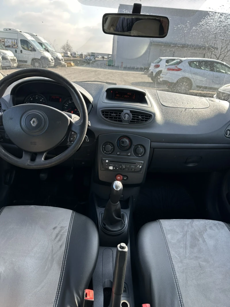 Renault Clio, снимка 8 - Автомобили и джипове - 49003920