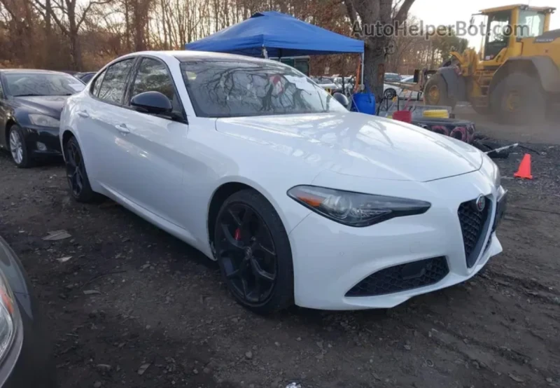 Alfa Romeo Giulia TI AWD 2020! Цена до България!, снимка 1 - Автомобили и джипове - 49193645