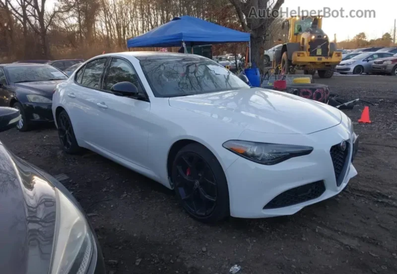 Alfa Romeo Giulia TI AWD 2020! Цена до България!, снимка 12 - Автомобили и джипове - 49193645