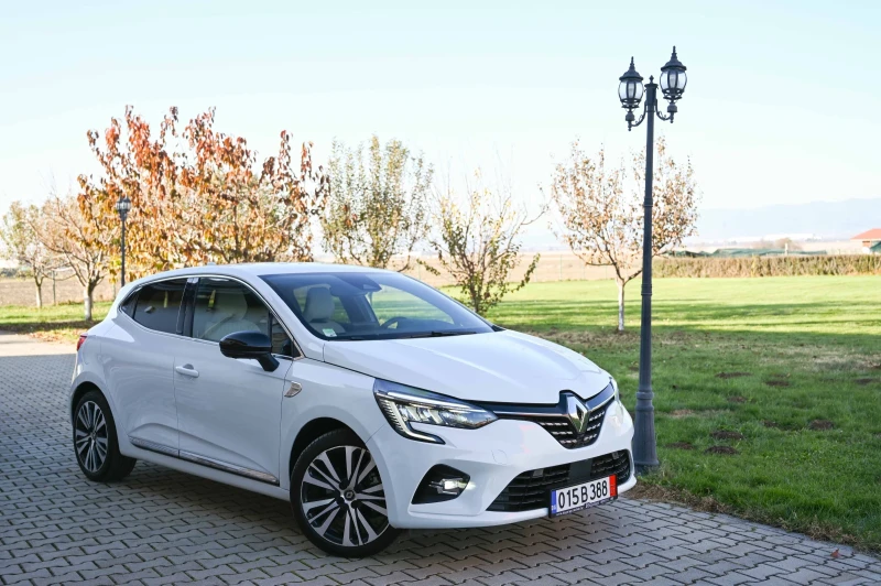 Renault Clio 1.6E-TechHybrid* INITIALE* КАМЕРА* LED* FULL, снимка 2 - Автомобили и джипове - 49255681