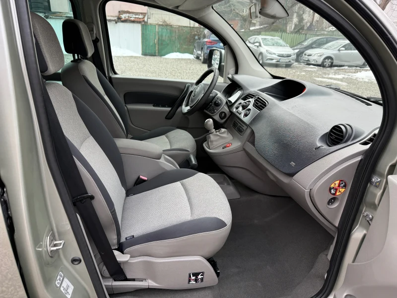 Renault Kangoo 1.5dCi Пътническо, снимка 13 - Автомобили и джипове - 49280675