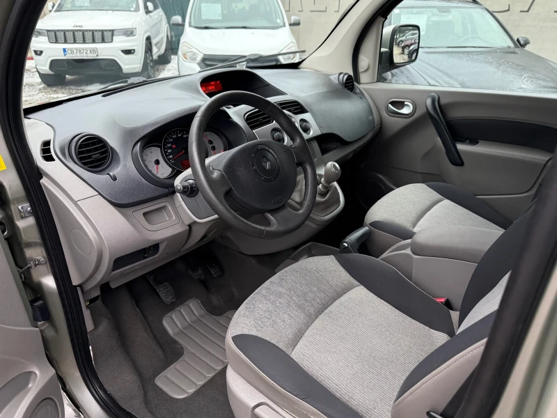 Renault Kangoo 1.5dCi Пътническо, снимка 8 - Автомобили и джипове - 49280675