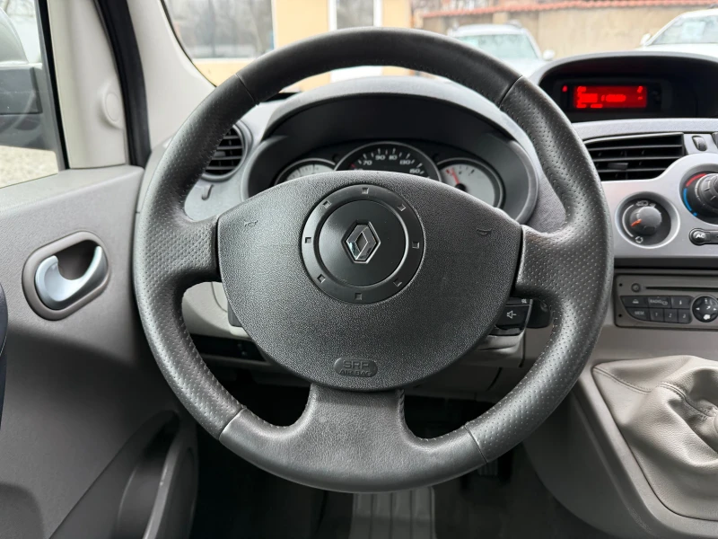 Renault Kangoo 1.5dCi Пътническо, снимка 12 - Автомобили и джипове - 49280675