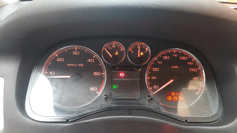 Peugeot 307 1.6 hdi, снимка 14 - Автомобили и джипове - 49507811