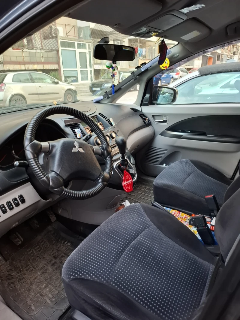 Mitsubishi Grandis, снимка 7 - Автомобили и джипове - 49512609