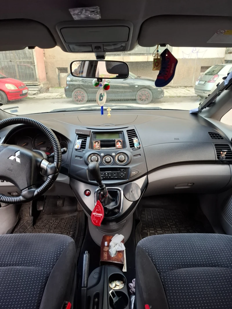 Mitsubishi Grandis, снимка 11 - Автомобили и джипове - 49512609