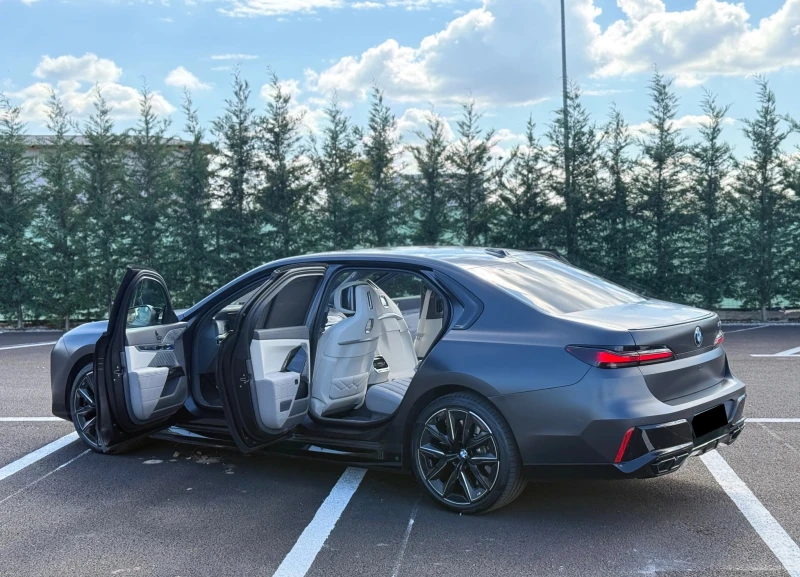 BMW 760 e Plug-in Hybrid xDrive, снимка 8 - Автомобили и джипове - 52211304