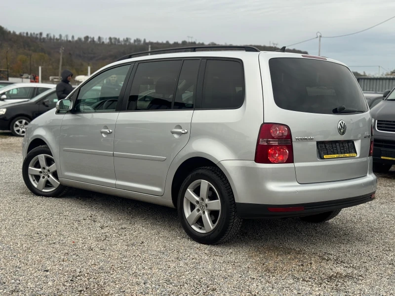 VW Touran 2.0TDI 140кс 7-места АВТОМАТИК НАВИ МУЛТИ-ВОЛАН , снимка 8 - Автомобили и джипове - 52332492