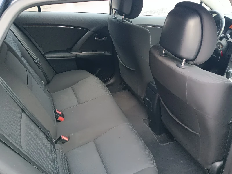 Toyota Avensis, снимка 14 - Автомобили и джипове - 52395225