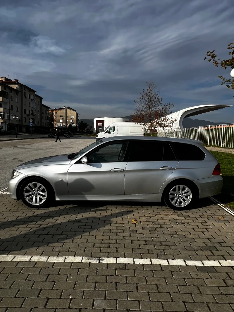 BMW 318, снимка 2 - Автомобили и джипове - 52445690