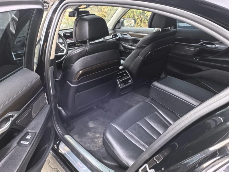 BMW 740 I xDrive, снимка 7 - Автомобили и джипове - 52588261