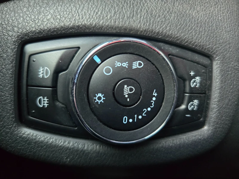 Ford Tourneo Connect Grand 1.6TDCI, снимка 16 - Автомобили и джипове - 52804212