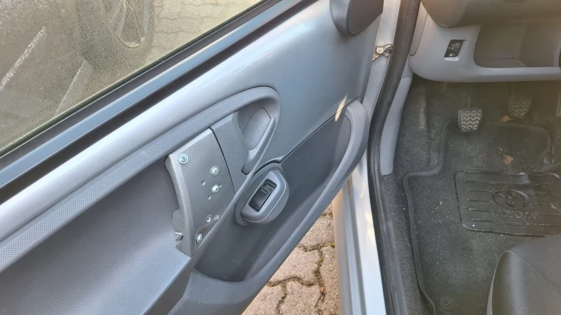 Toyota Aygo 1.0vvti нов внос от Италия , снимка 13 - Автомобили и джипове - 53052482