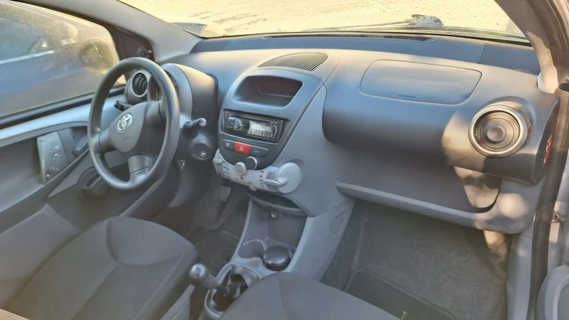 Toyota Aygo 1.0vvti нов внос от Италия , снимка 11 - Автомобили и джипове - 53052482