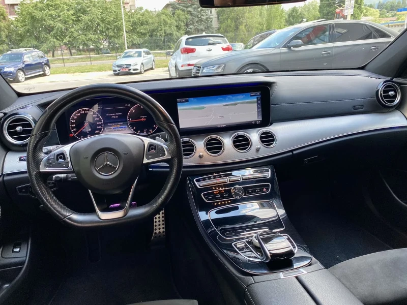 Mercedes-Benz E 220, снимка 8 - Автомобили и джипове - 53159110