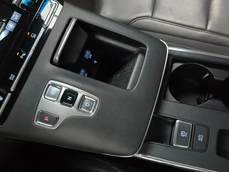 Hyundai Grandeur Grandeur Ig 2.5 Premium Choice, снимка 9 - Автомобили и джипове - 54998707