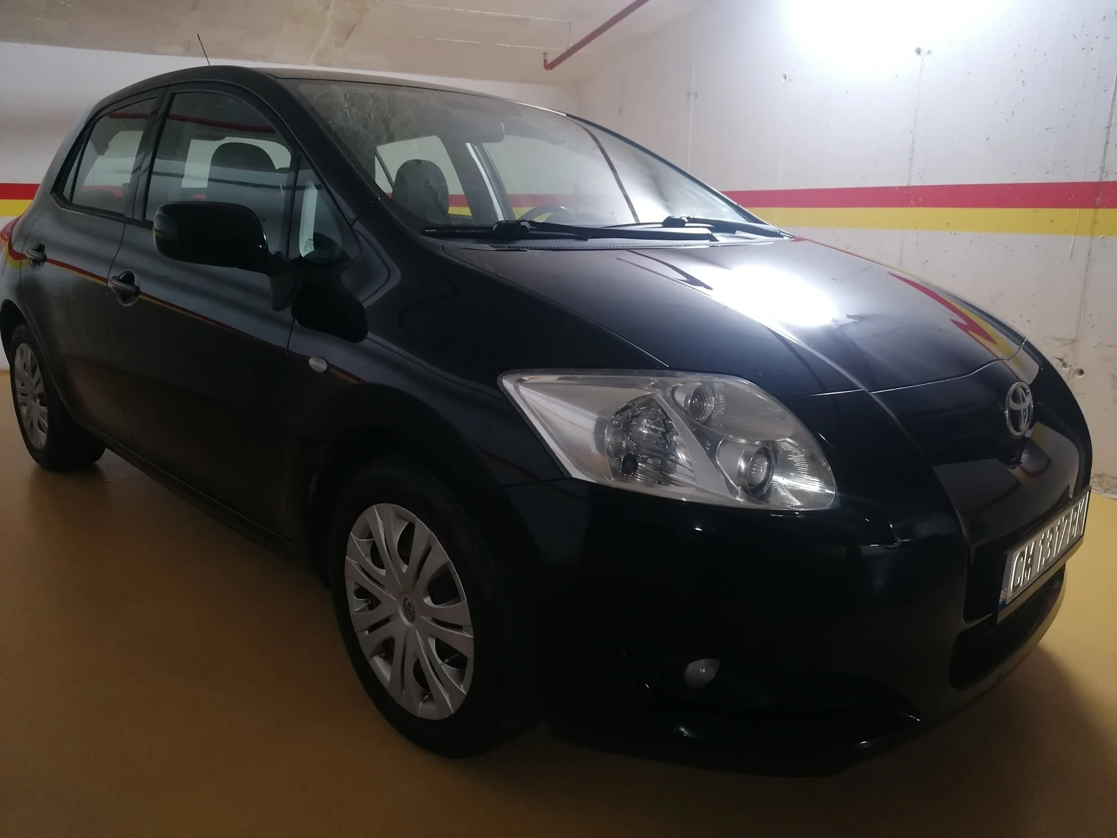 Toyota Auris 1.6 110 х.км - изображение 2