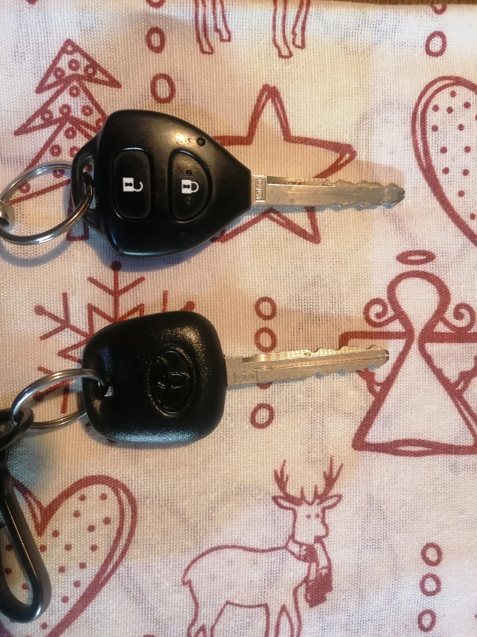 Toyota Auris 1.6 110 х.км - изображение 9
