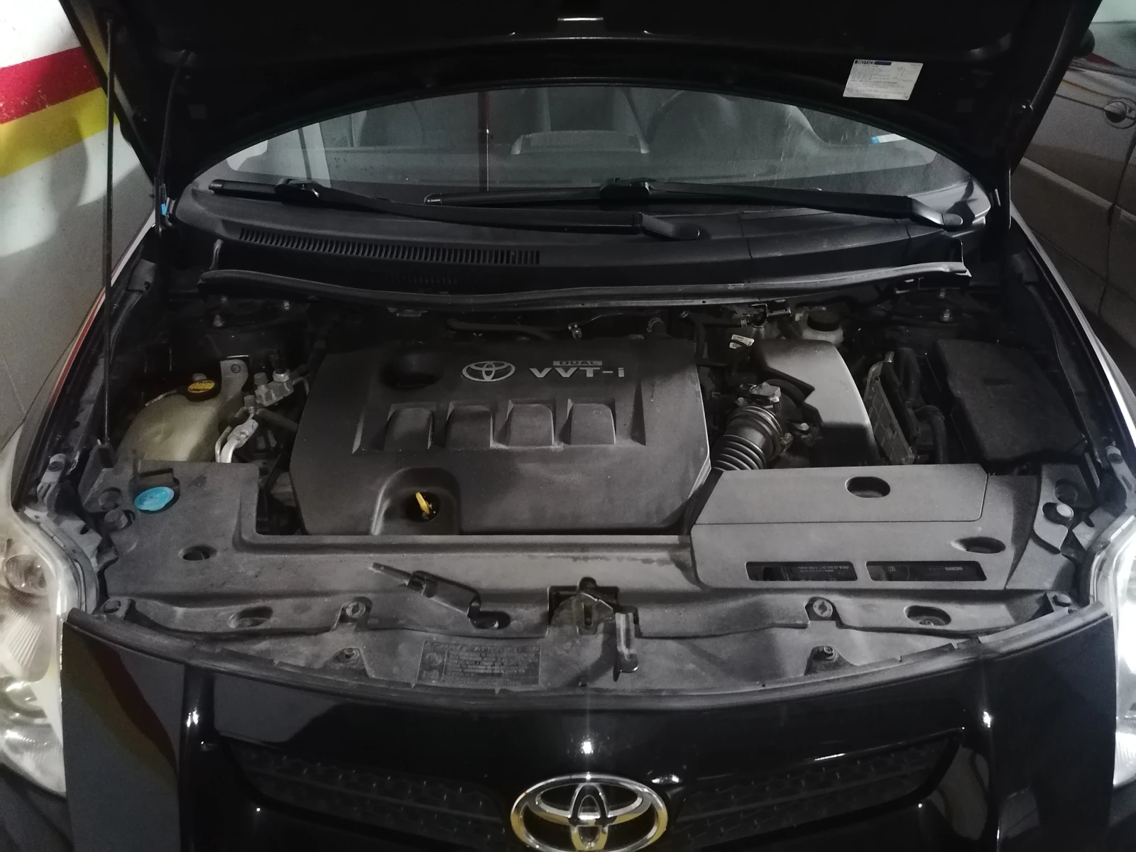 Toyota Auris 1.6 110 х.км - изображение 7