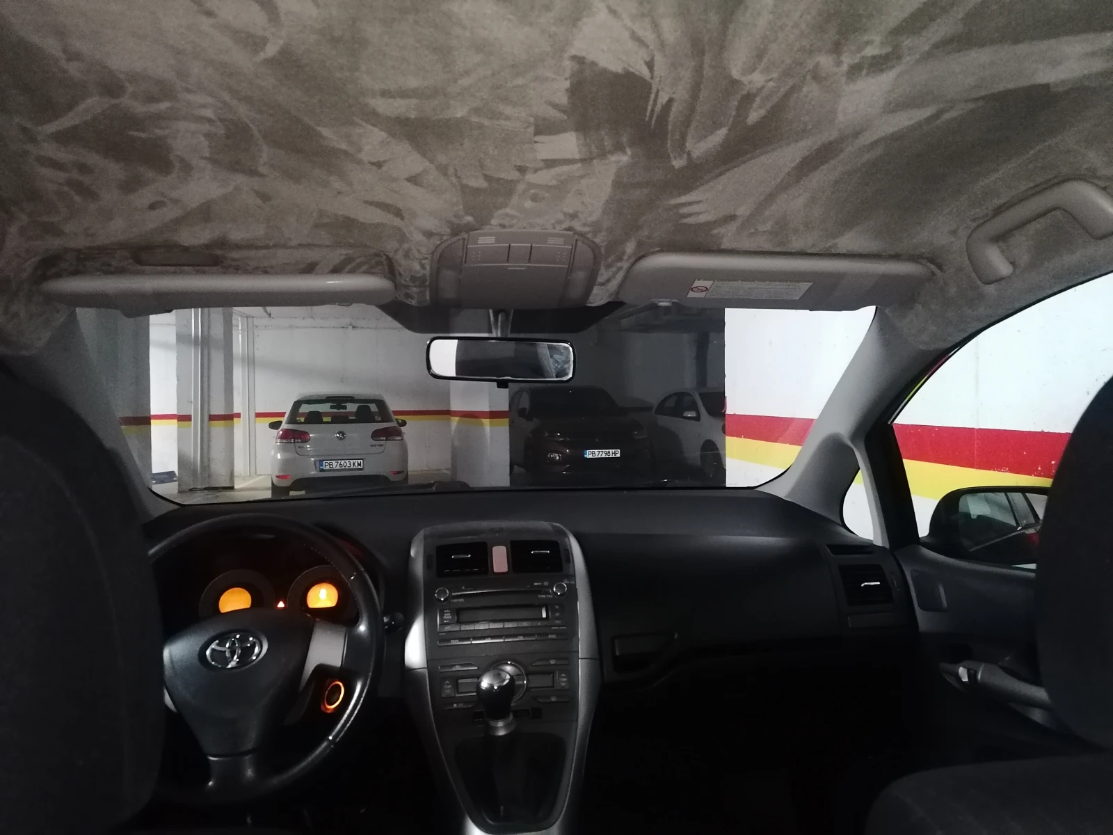 Toyota Auris 1.6 110 х.км - изображение 6