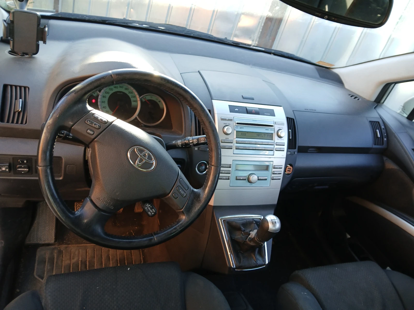 Toyota Corolla verso  - изображение 6